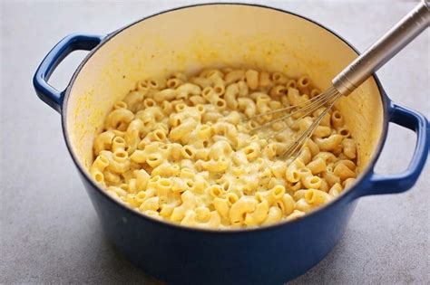 dutch-oven-mac-and-cheese-7-ingredients-flavorful image