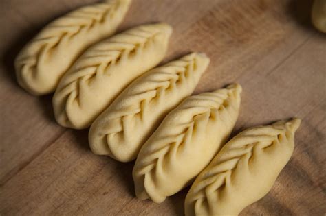 how-to-make-culurgiones-raviolis-chubby-cousin-at-home image