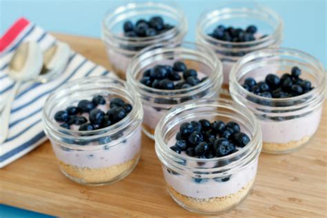 yogurt-graham-cracker-mason-jar-snacks-make image