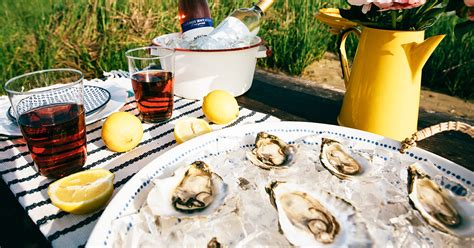 8-oyster-experiences-you-have-to-try-in-virginia-beach image