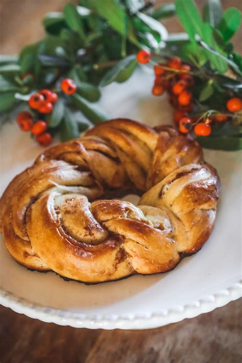 sourdough-cinnamon-swirl-bread-cultured-food-life image