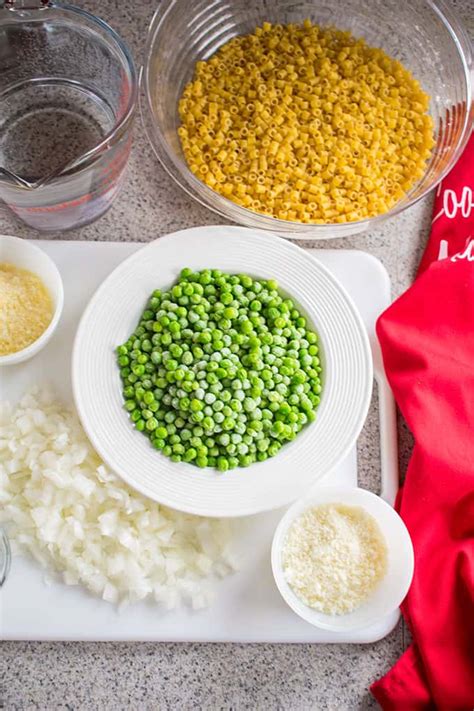 pasta-with-peas-piselli-cooking-with-mamma-c image