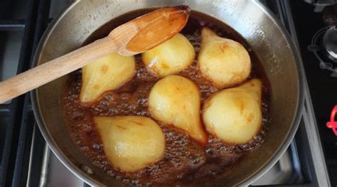 caramelized-pears-recipe-from-jessica-seinfeld image