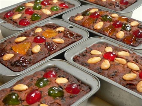 mini-christmas-fruit-cakes-fig-jam-and-lime-cordial image