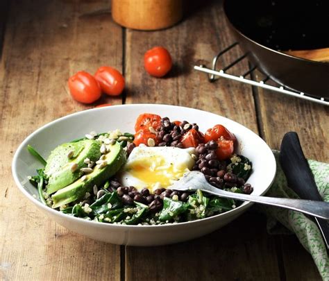 quinoa-spinach-breakfast-bowl-recipe-everyday image