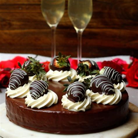 chocolate-covered-strawberry-mousse-cake image