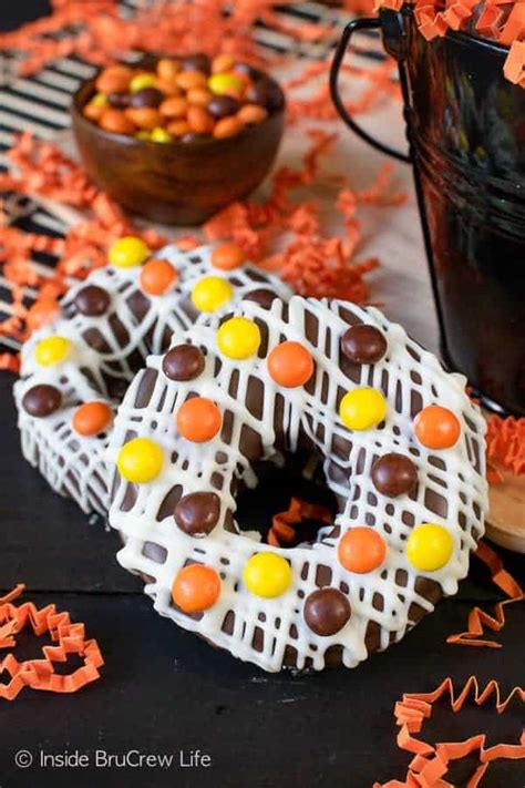 chocolate-covered-peanut-butter-apple-rings-inside image