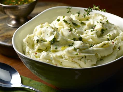 tuscan-herb-mashed-potatoes-recipe-from-honest image