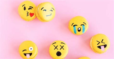 emoji-macarons-popsugar-food image