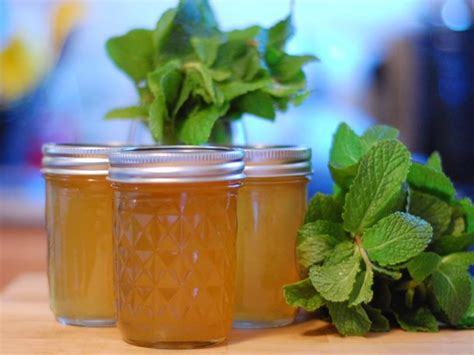 preserved-classic-mint-jelly-serious-eats image