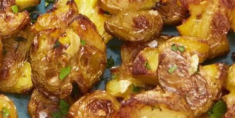 crispy-smashed-potatoes-with-fresh-herbs-womans image