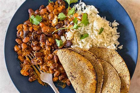 these-smoky-beans-with-sofrito-are-the-best-ive-tried-food image