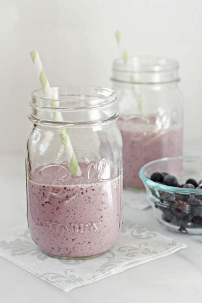 blueberry-peanut-butter-smoothie-cook-nourish-bliss image