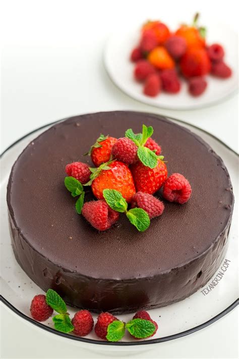 vegan-chocolate-cheesecake-paleo-no-bake image