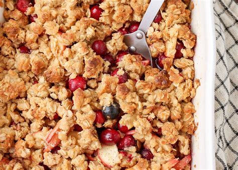 cranberry-apple-crisp-barefeet-in-the-kitchen image