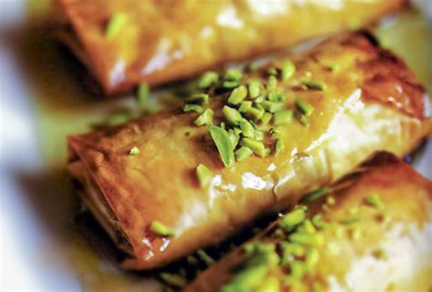 phyllo-pastries-with-nuts-and-honey-leites-culinaria image