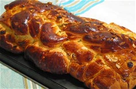 houska-czech-easter-bread-keeprecipes-your image