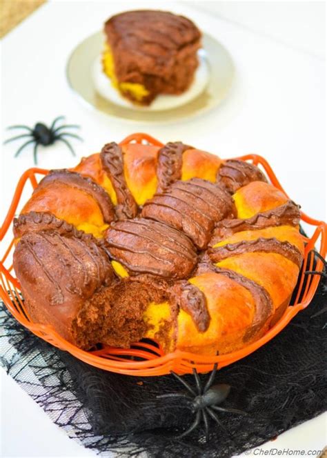 spiced-pumpkin-chocolate-pull-apart-spider-brioche image