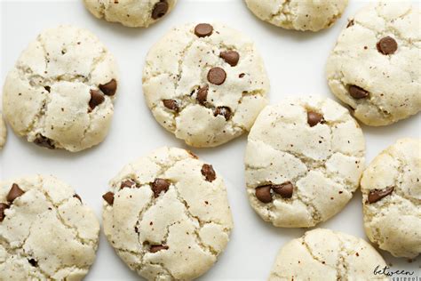 the-best-pesach-chocolate-chip-cookies-between image
