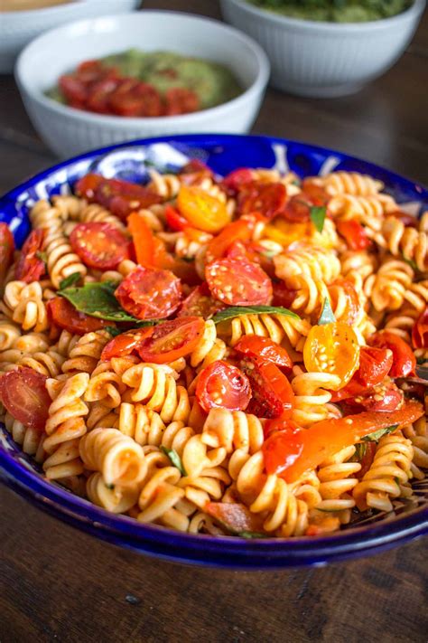roasted-tomato-pasta-salad-thekittchen image