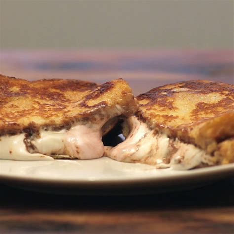 nutella-marshmallow-french-toast-teenyrecipes image