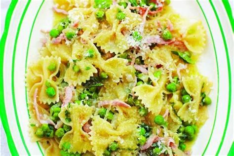 farfalle-pasta-with-pancetta-and-peas image