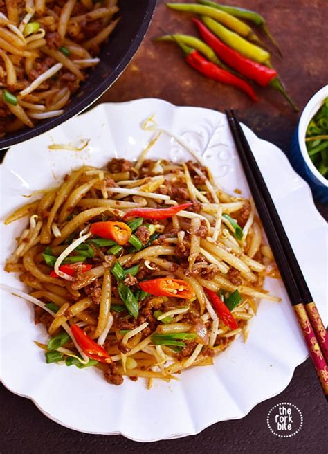 asian-noodle-recipe-malaysian-stir-fried-lo-shu-fun image