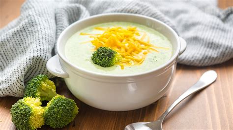 cream-of-broccoli-soup-thestayathomechefcom image