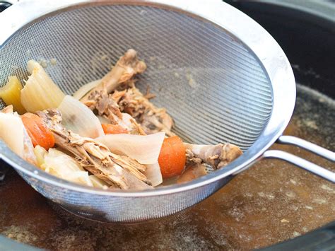 how-to-make-homemade-bone-broth-in-the-crock-pot image