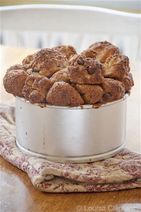chocolate-chip-monkey-bread-living-lou image