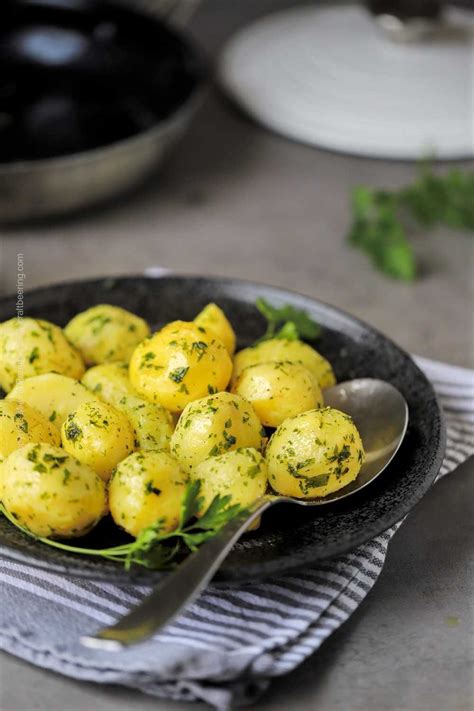 german-boiled-potatoes-with-butter-parsley image