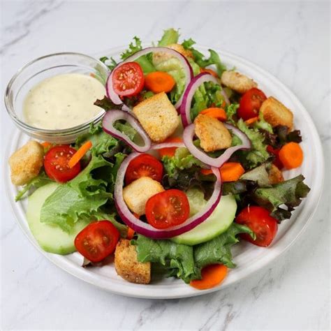 garden-salad-recipe-7-classic-ingredients-home image