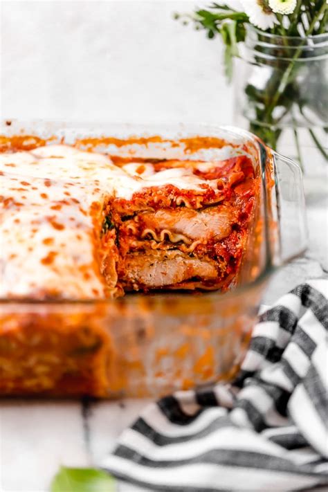 chicken-parmesan-lasagna-skinnytaste image