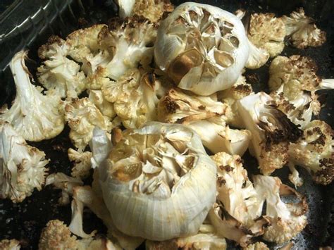 roasted-garlic-cauliflower-mashed-potatoes-paleomg image