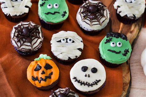 halloween-cupcakes-preppy-kitchen image
