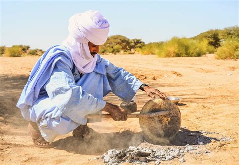 making-sand-bread-in-the-sahara-siroco-tours-tours image