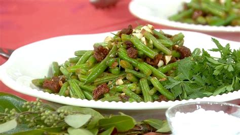 crisp-green-beans-with-sun-dried-tomatoes-today image
