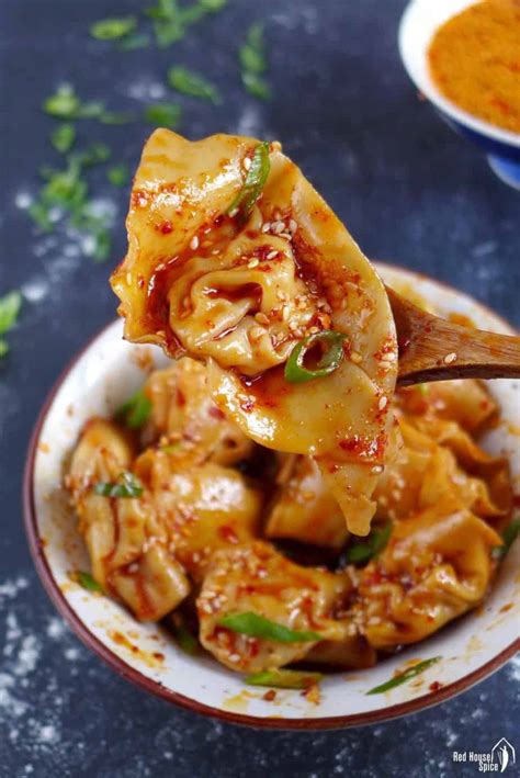 sichuan-spicy-wonton-in-chili-oil-红油抄手-red-house image