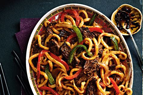 beef-and-pepper-black-bean-udon-noodles-canadian image
