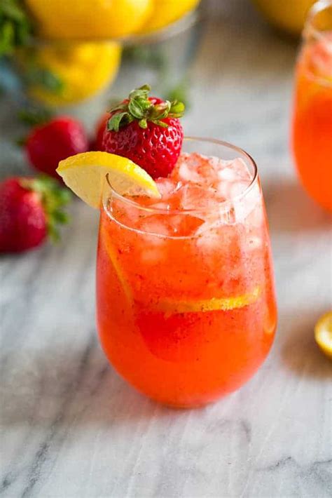 amazing-homemade-strawberry-lemonade-tastes image