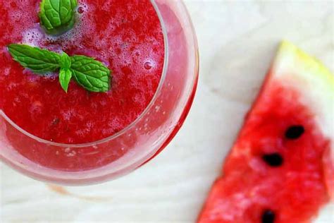 10-watermelon-juice-benefits-and-1-bad-side-effect image