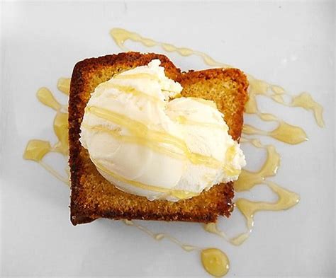 honey-vanilla-sour-cream-pound-cake-brown-eyed image