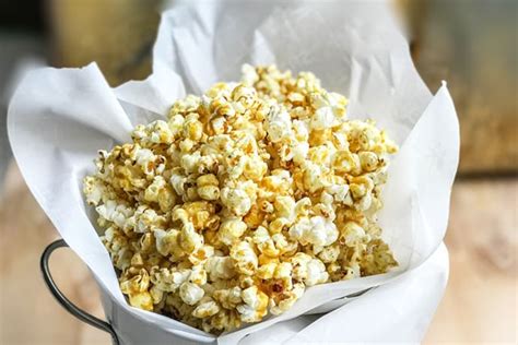homemade-sweet-and-spicy-coconut-curry-popcorn-31 image
