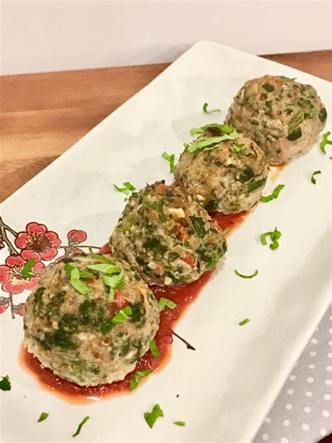turkey-and-spinach-meatballs-paleo-and-whole30 image