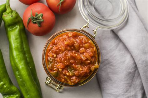 simple-sofrito-recipe-a-common-spanish-tomato-sauce image