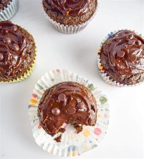 avocado-chocolate-cupcakes-yupitsvegancom image