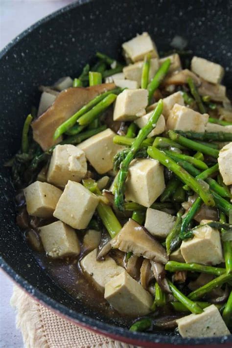 tofu-asparagus-and-mushroom-stir-fry-kawaling-pinoy image