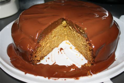 giant-jaffa-chocolate-and-orange-cake-full-as-an-egg image