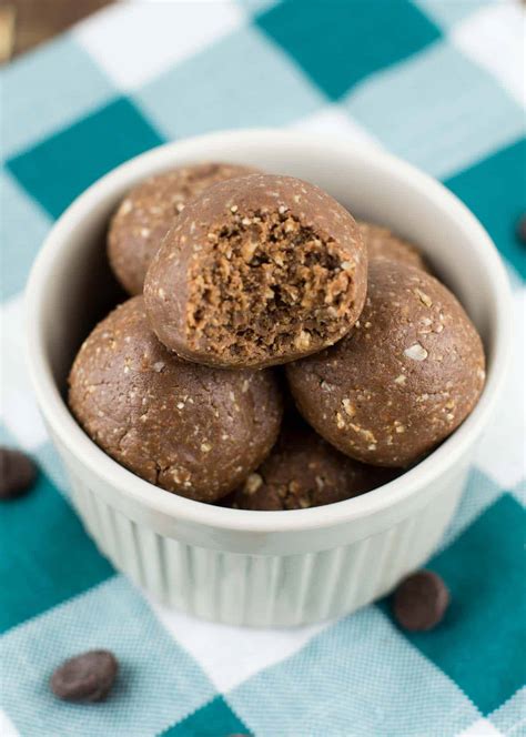 chocolate-peanut-butter-protein-balls-recipe-build image
