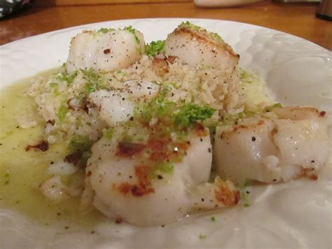 pan-seared-scallops-with-asian-lime-chile-sauce image